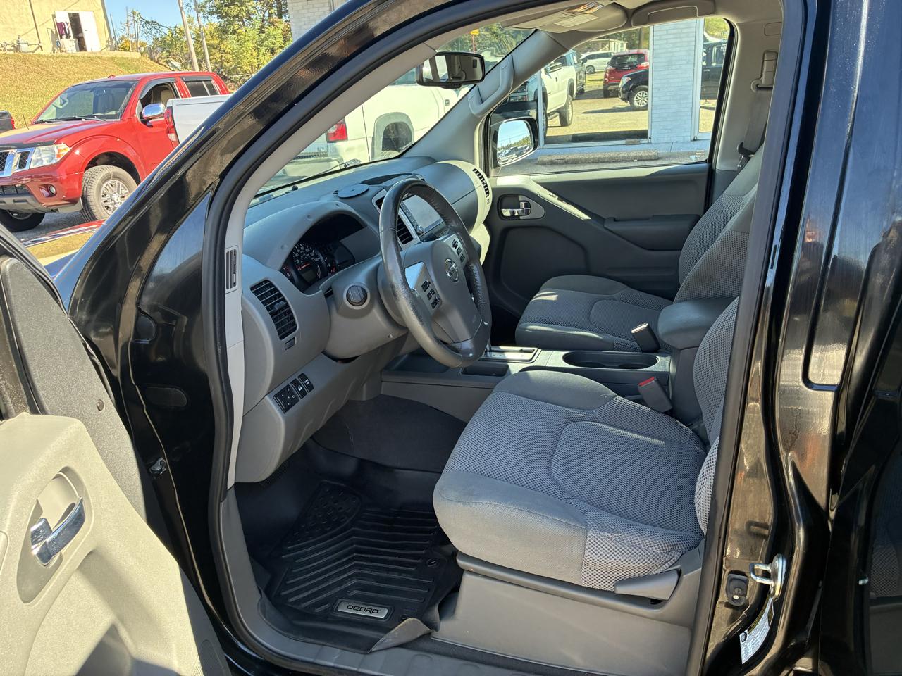 Nissan Frontier 2017.5 King Cab 4x4 SV V6 Auto 2019