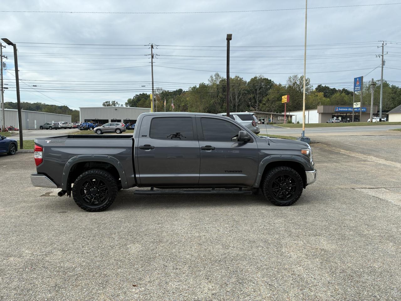 Toyota Tundra SR5 4.6L V8 CrewMax 2WD 2018