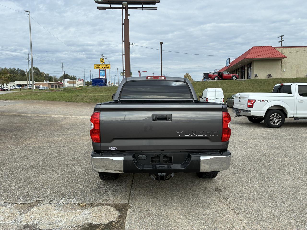 Toyota Tundra SR5 4.6L V8 CrewMax 2WD 2018
