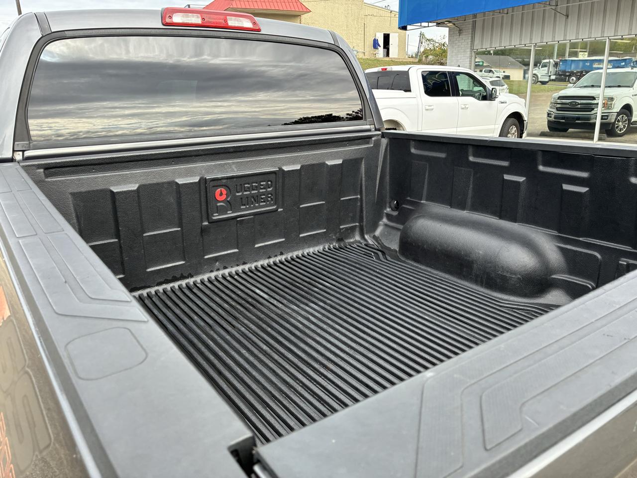 Toyota Tundra SR5 4.6L V8 CrewMax 2WD 2018