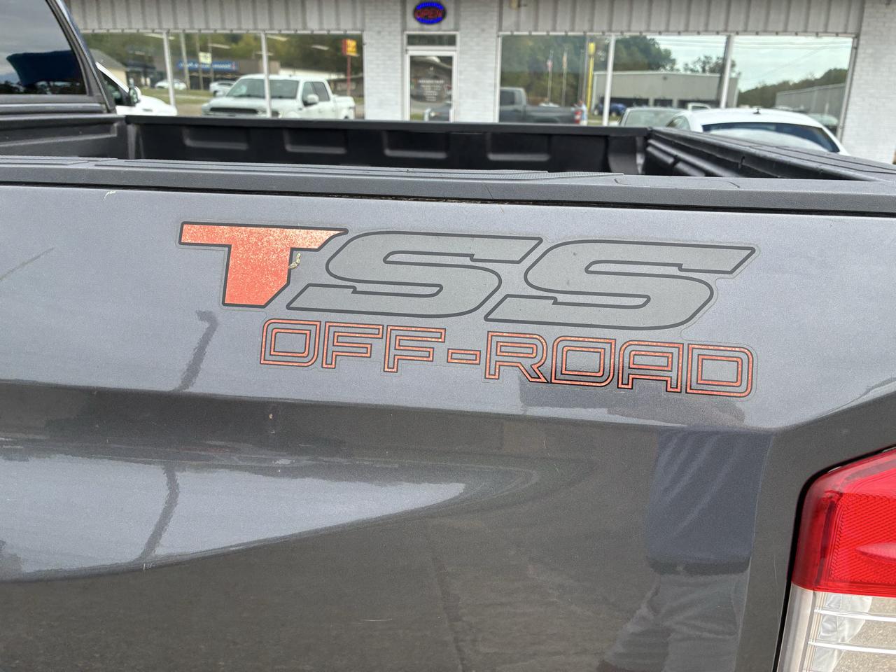 Toyota Tundra SR5 4.6L V8 CrewMax 2WD 2018