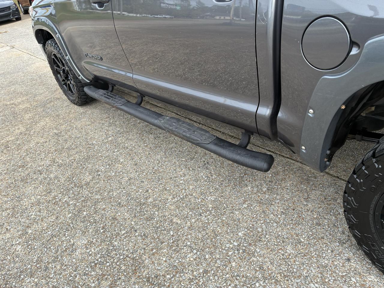 Toyota Tundra SR5 4.6L V8 CrewMax 2WD 2018