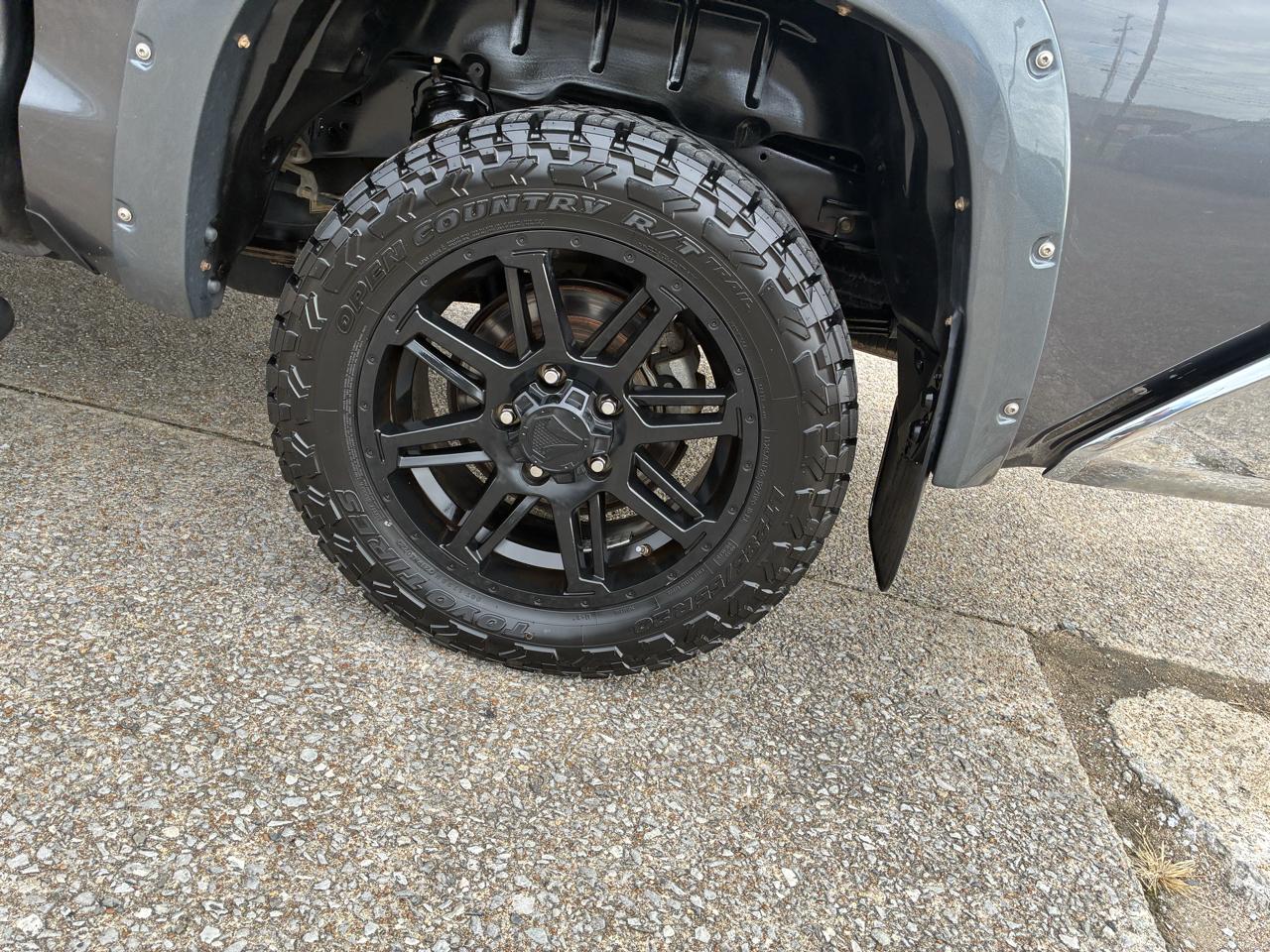 Toyota Tundra SR5 4.6L V8 CrewMax 2WD 2018