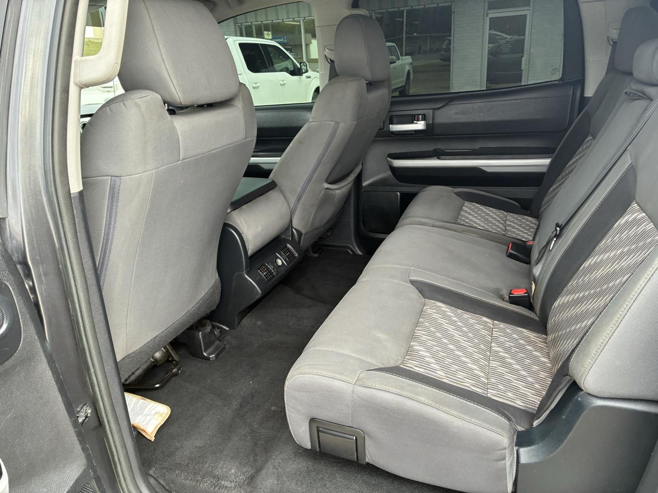 Toyota Tundra SR5 4.6L V8 CrewMax 2WD 2018