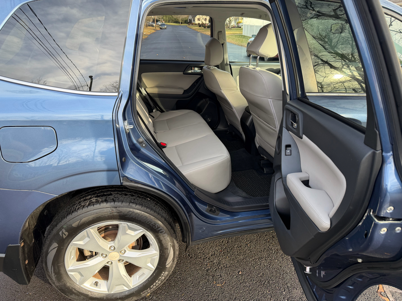 Subaru Forester 2.5i Touring 2014