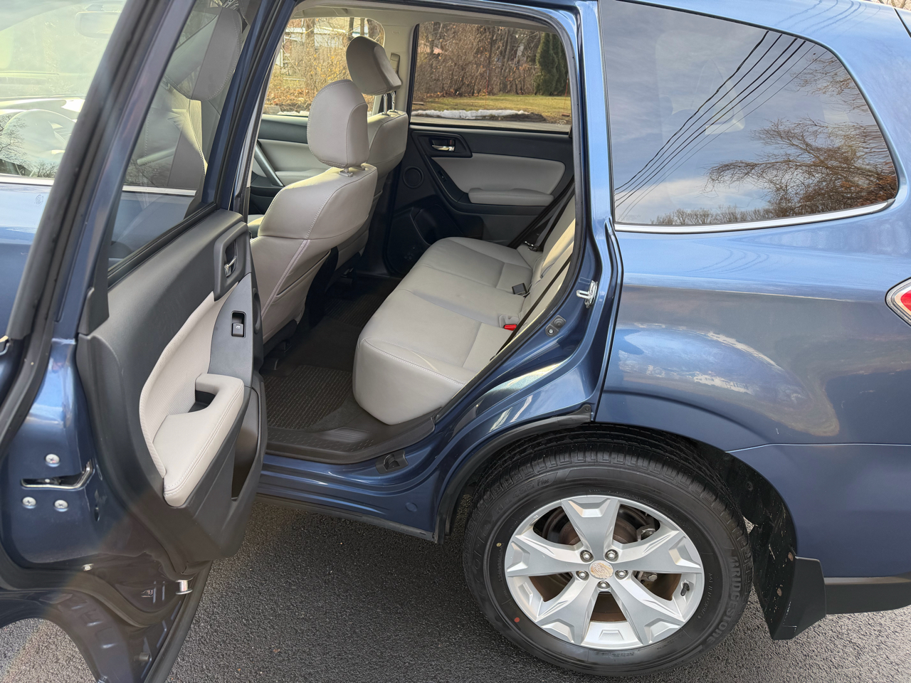 Subaru Forester 2.5i Touring 2014