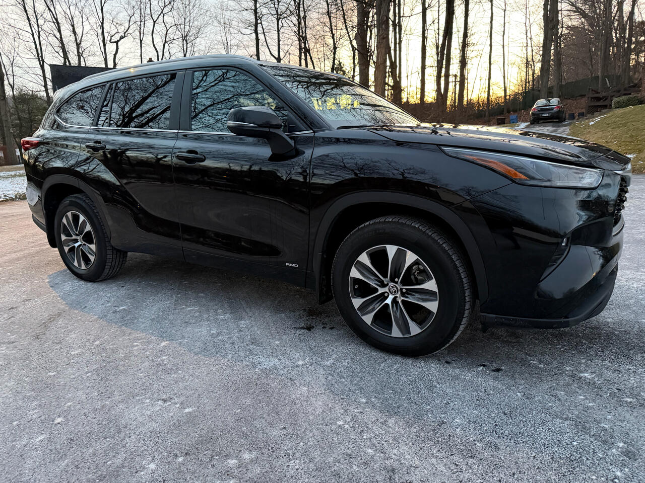 Toyota Highlander Hybrid XLE AWD 2023