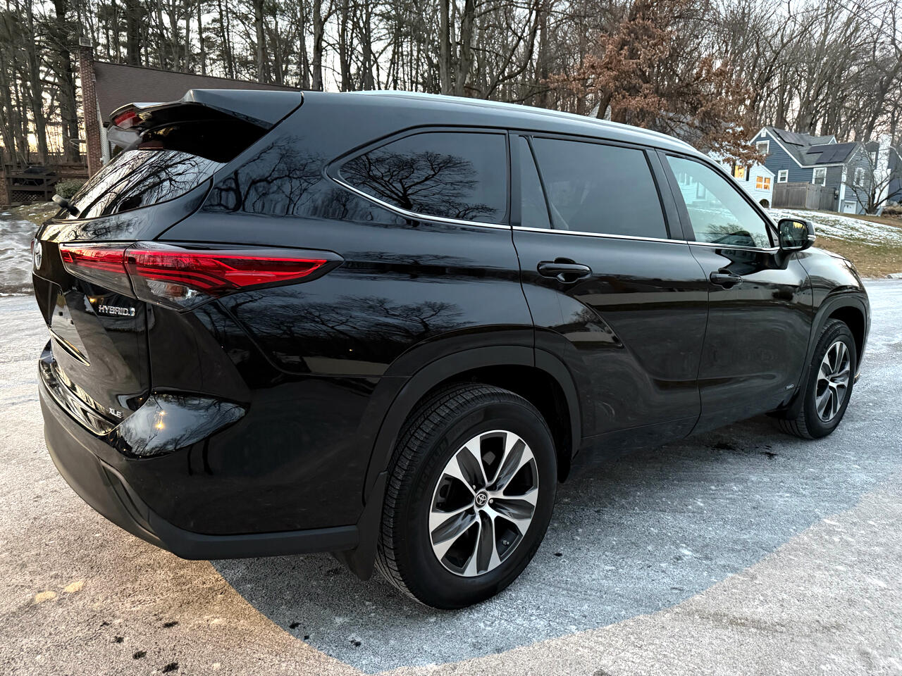 Toyota Highlander Hybrid XLE AWD 2023
