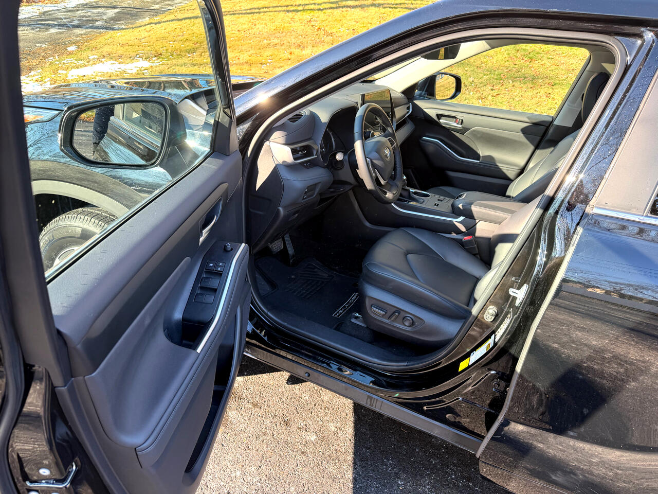 Toyota Highlander Hybrid XLE AWD 2023