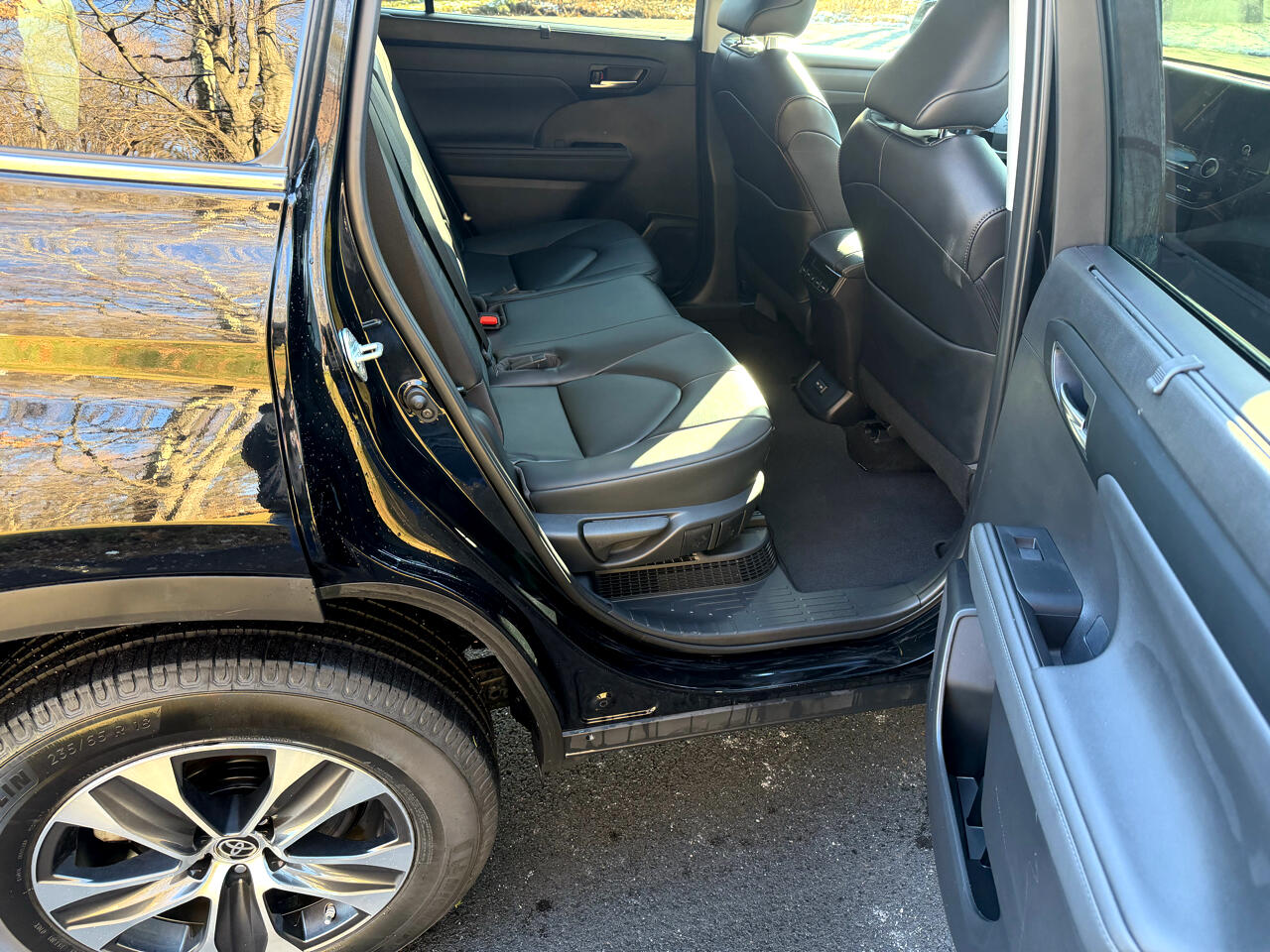 Toyota Highlander Hybrid XLE AWD 2023