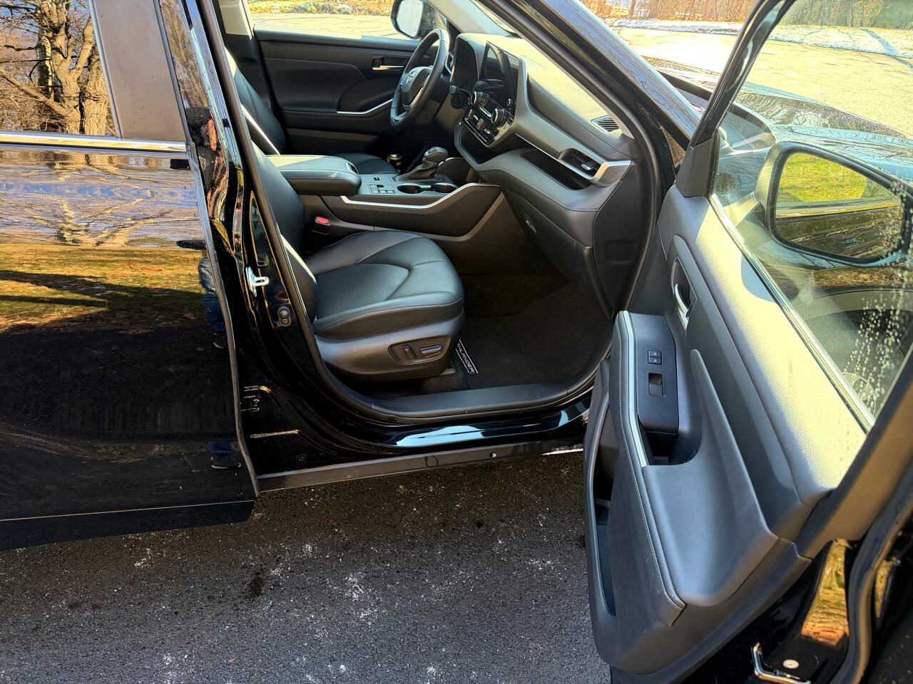 Toyota Highlander Hybrid XLE AWD 2023