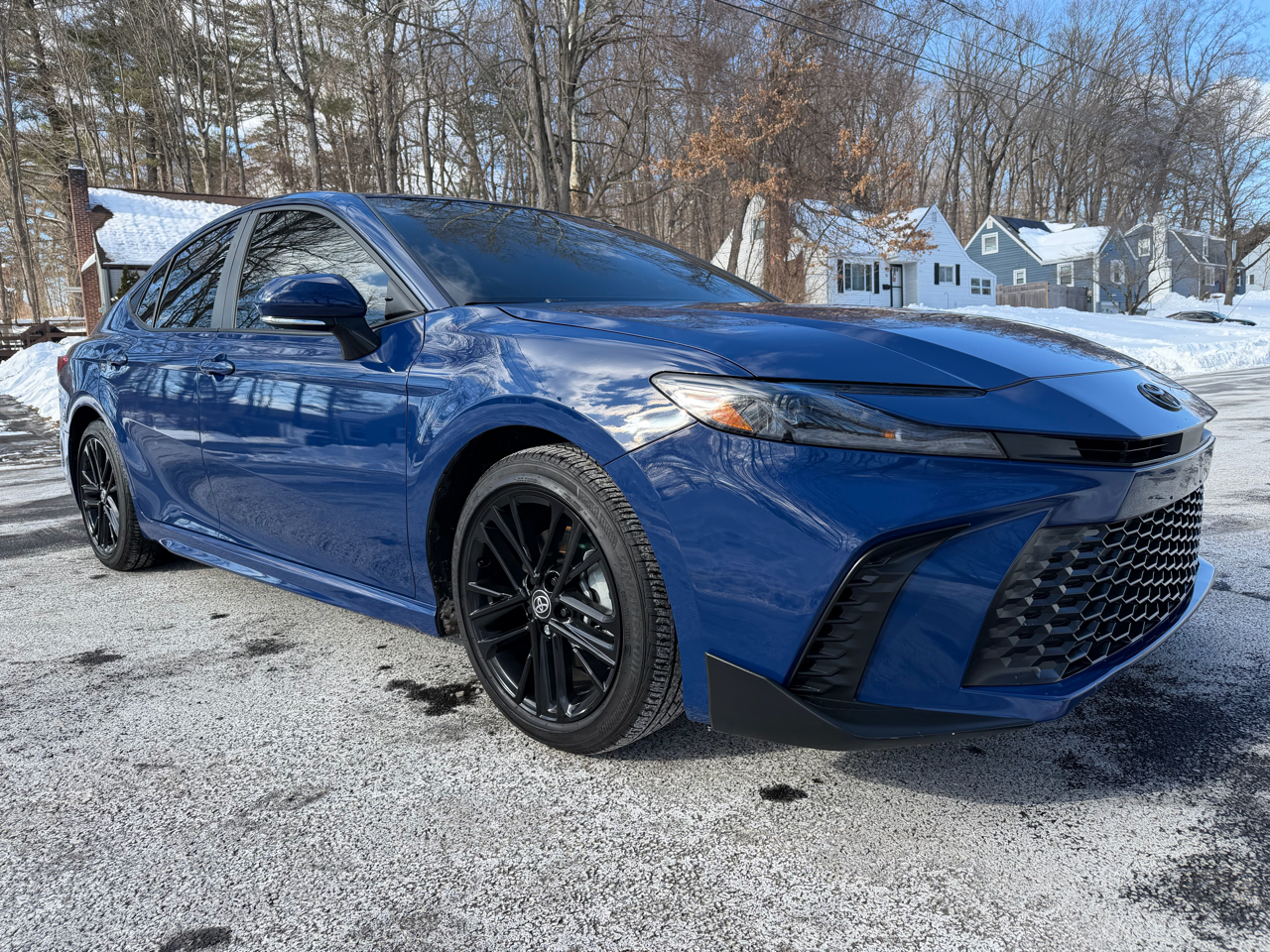 Toyota Camry Hybrid XLE 2025