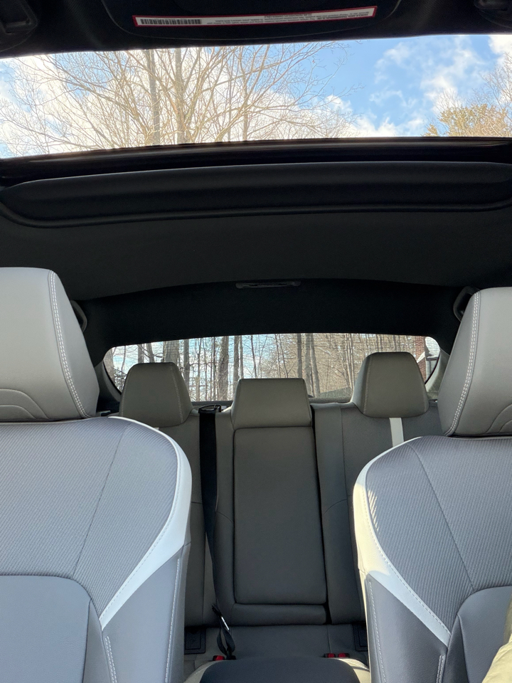 Toyota Camry Hybrid XLE 2025