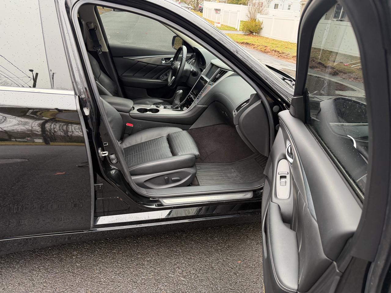 Infiniti Q50 3.0t LUXE AWD 2019