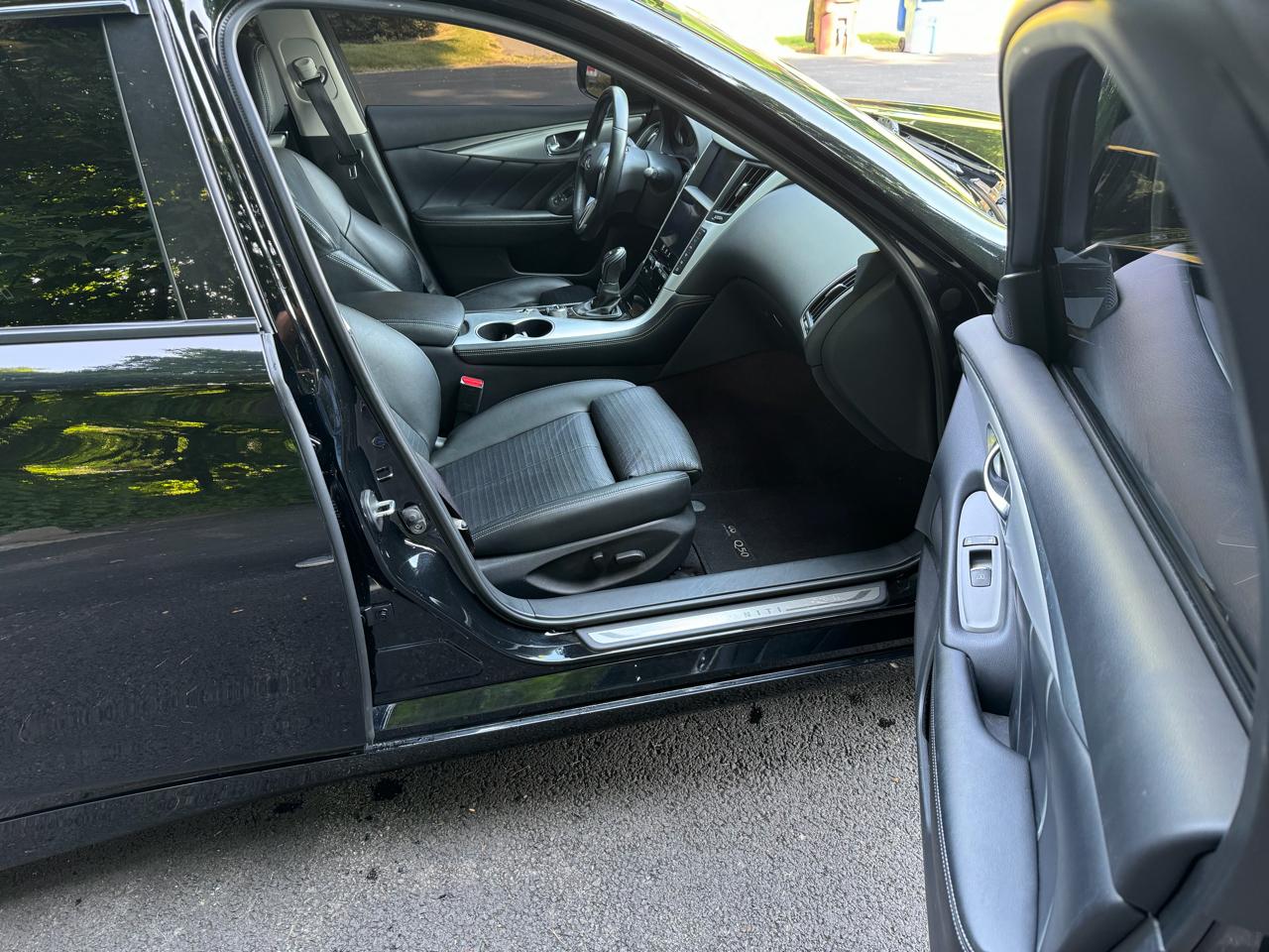 Infiniti Q50 3.0t LUXE AWD 2021