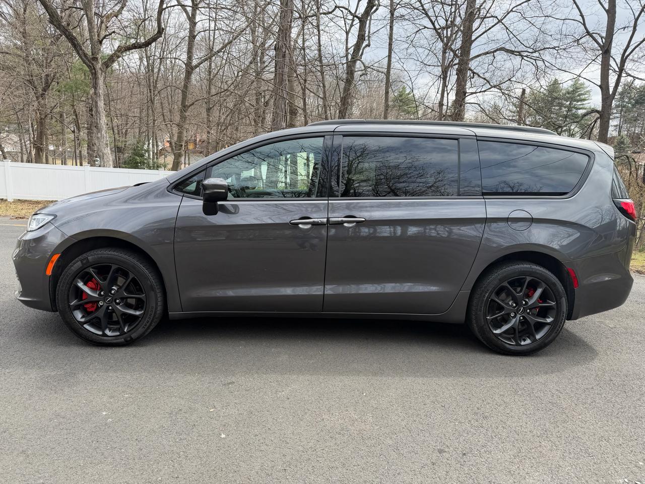 Chrysler Pacifica Touring L AWD 2023