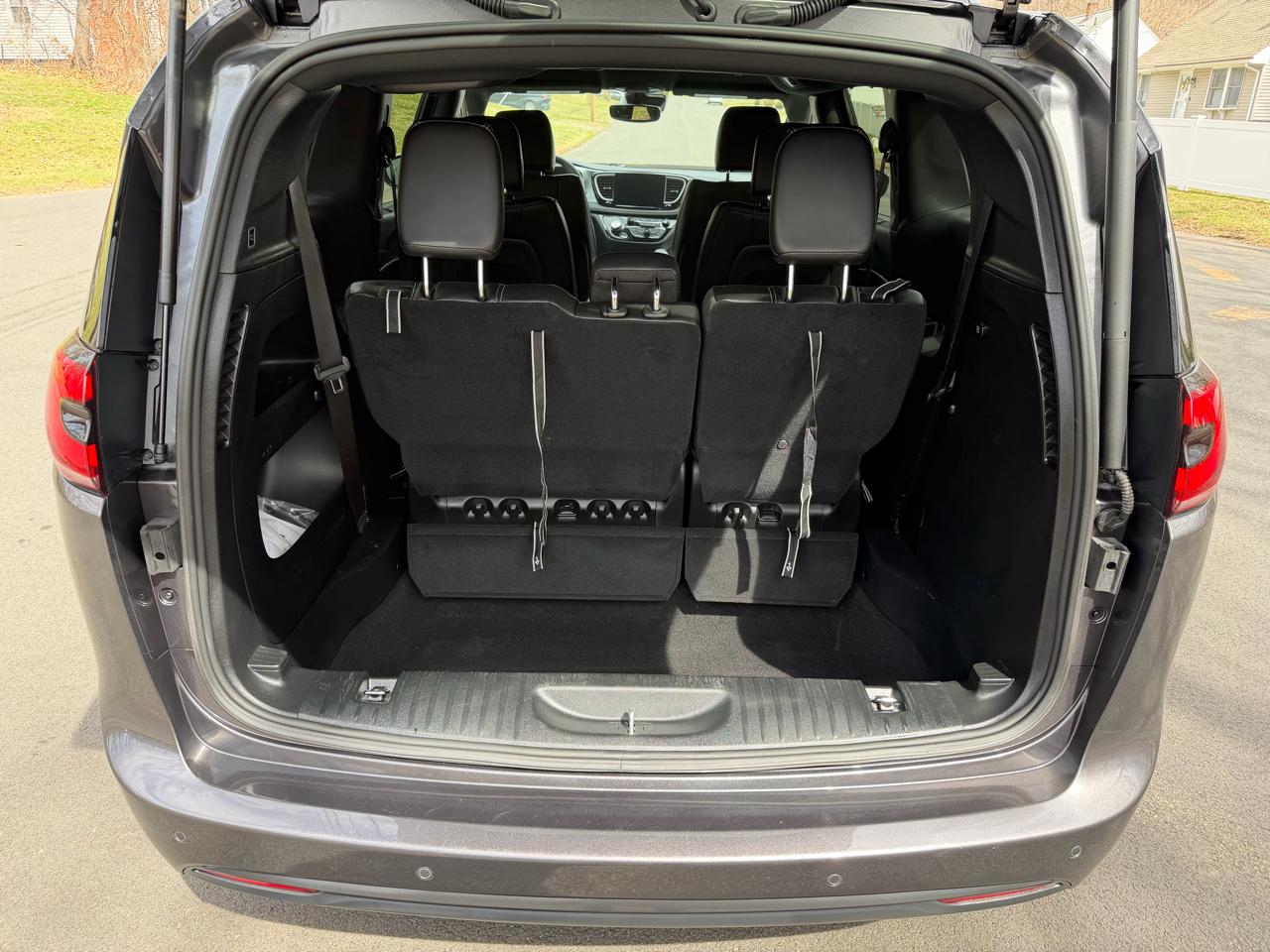 Chrysler Pacifica Touring L AWD 2023