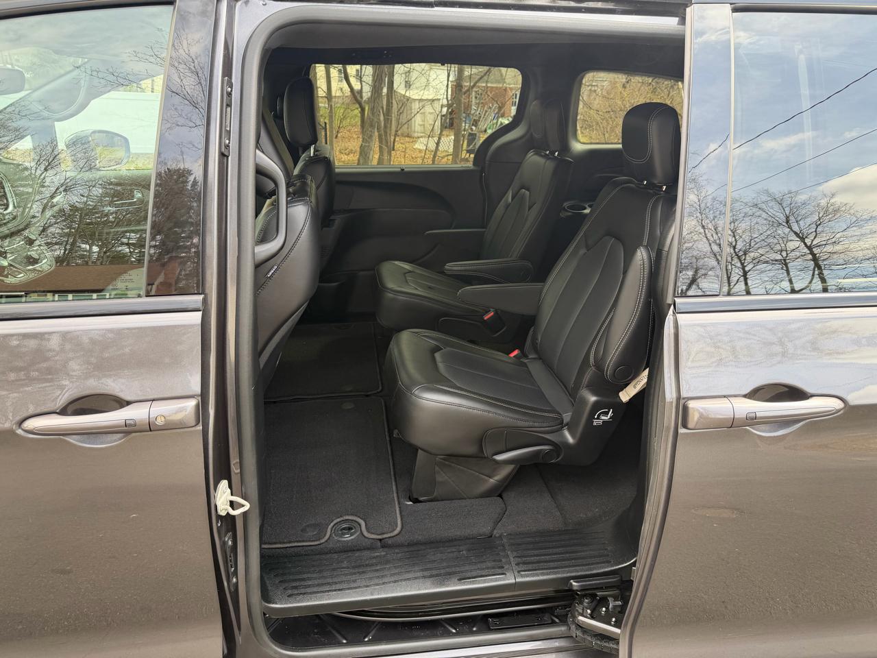 Chrysler Pacifica Touring L AWD 2023