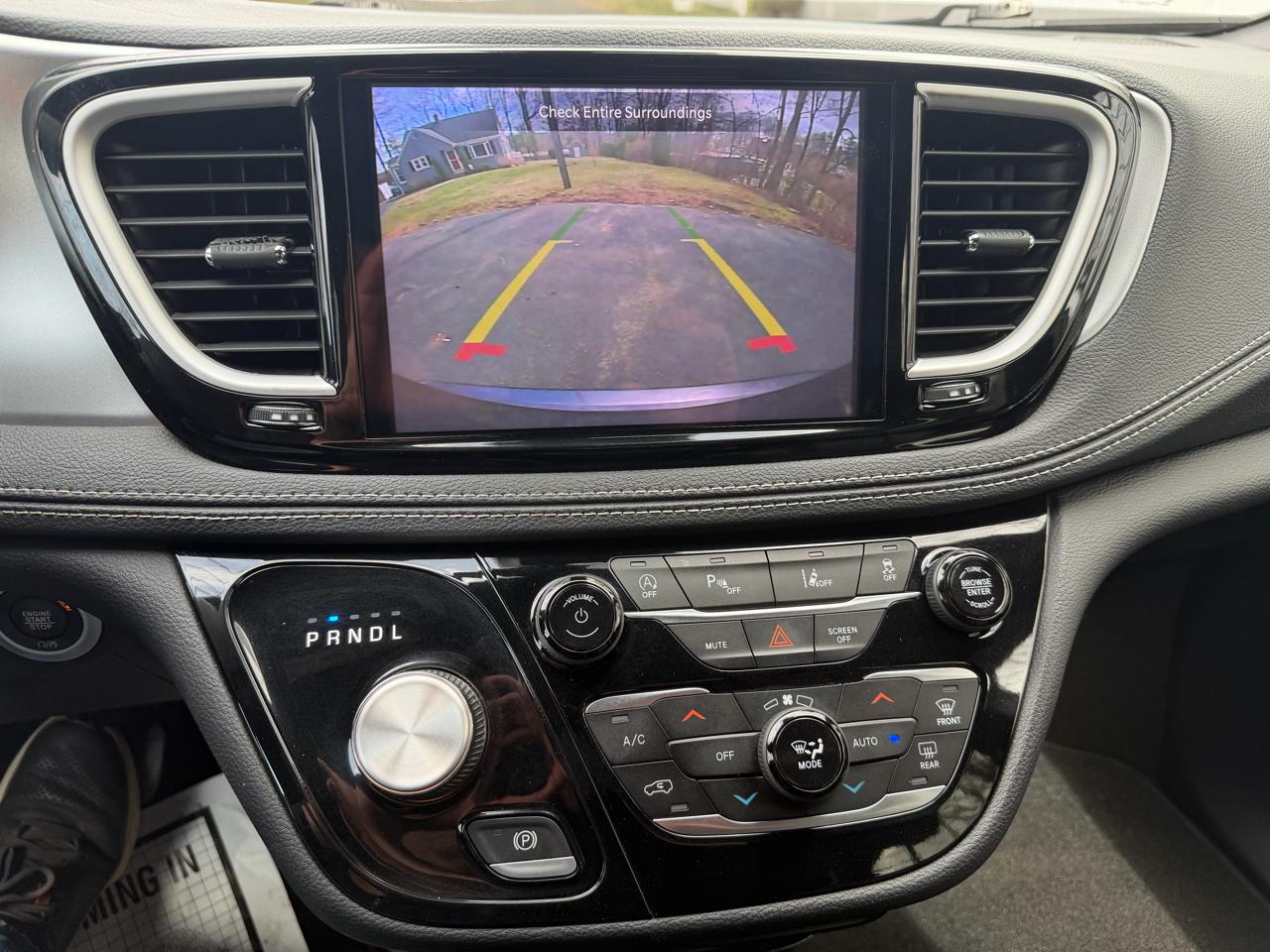 Chrysler Pacifica Touring L AWD 2023