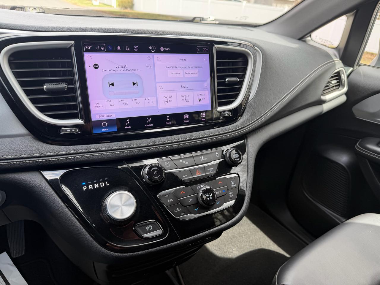 Chrysler Pacifica Touring L AWD 2023