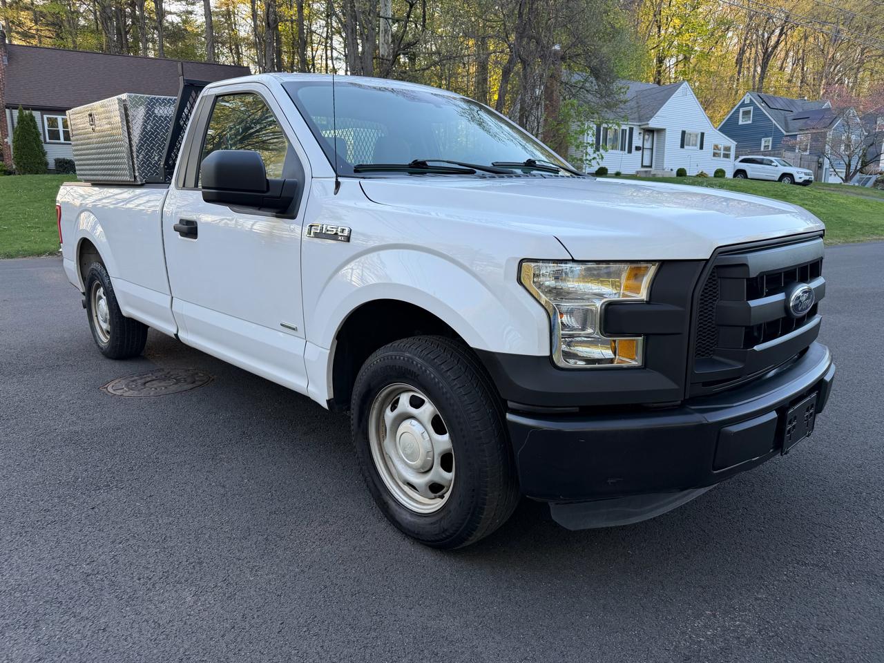 Ford F-150 2WD Reg Cab 141" XLT 2016
