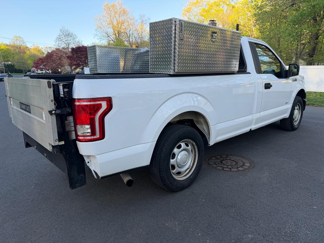 Ford F-150 2WD Reg Cab 141" XLT 2016