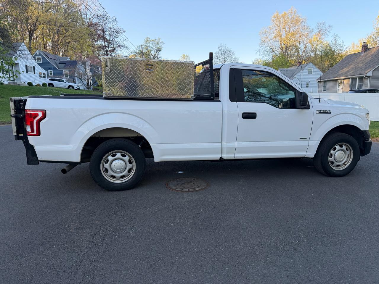 Ford F-150 2WD Reg Cab 141" XLT 2016