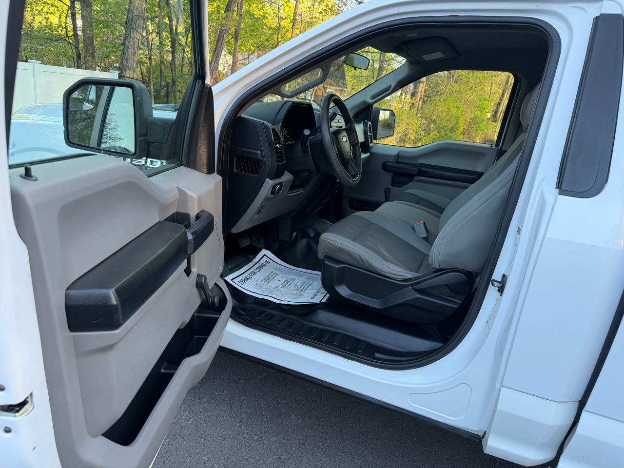 Ford F-150 2WD Reg Cab 141" XLT 2016