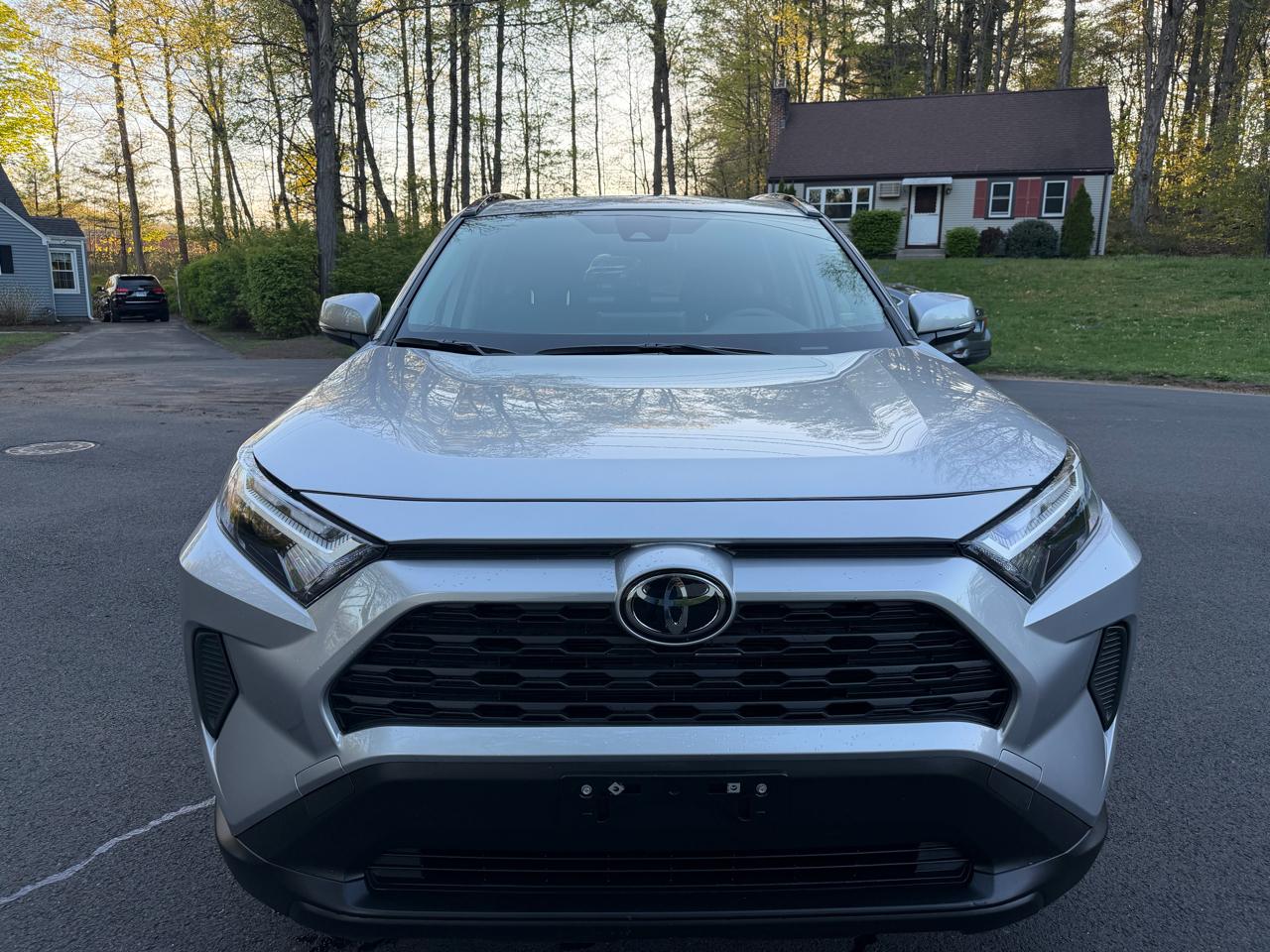 Toyota RAV4 Hybrid XLE 2025