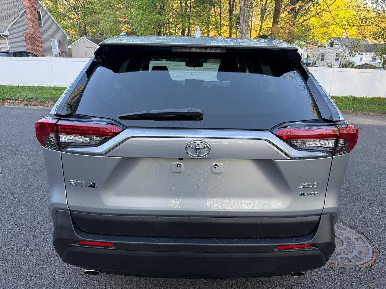 Toyota RAV4 Hybrid XLE 2025