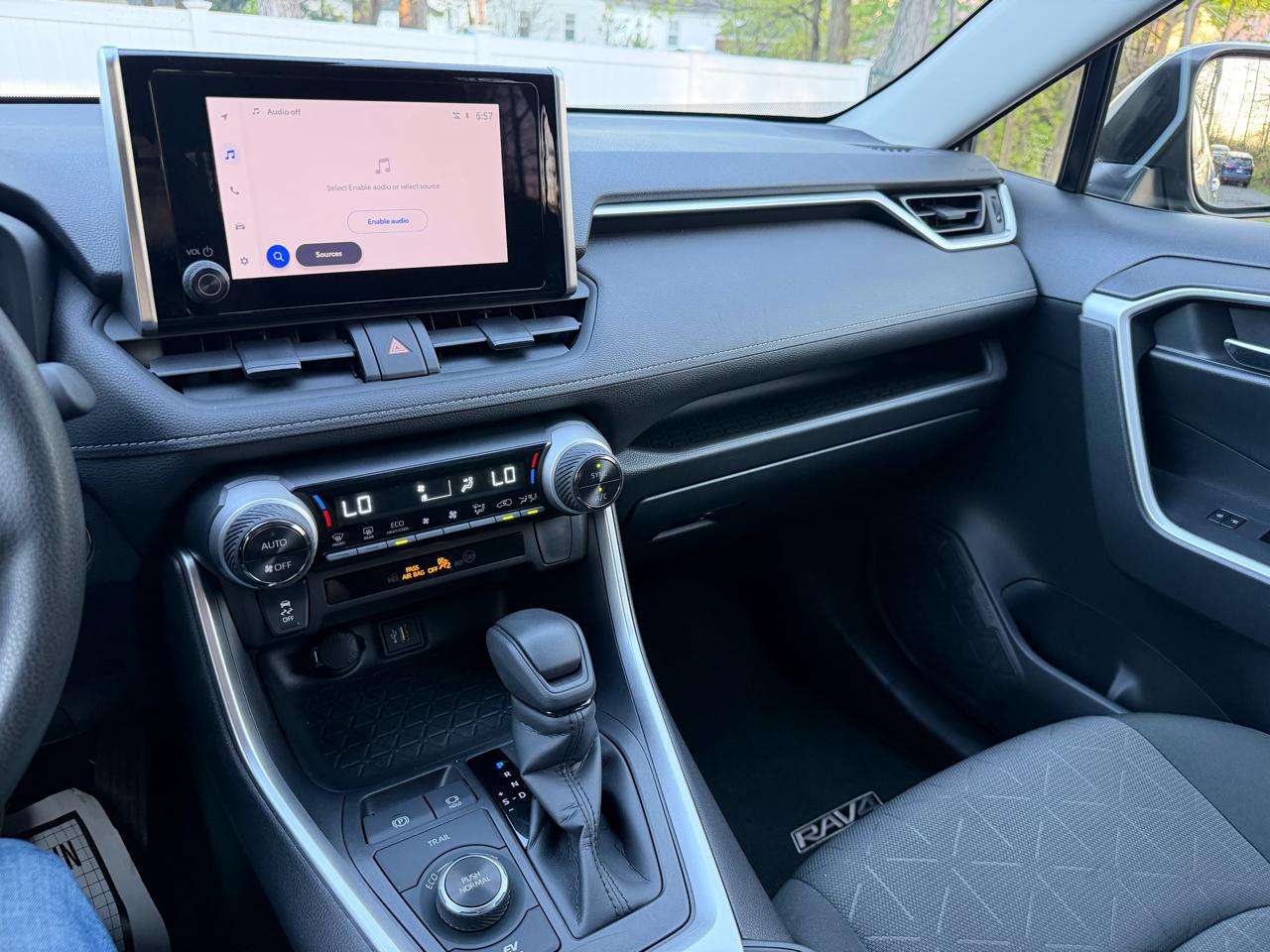 Toyota RAV4 Hybrid XLE 2025