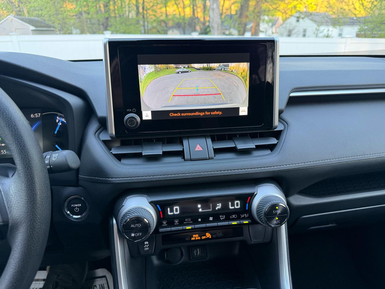 Toyota RAV4 Hybrid XLE 2025