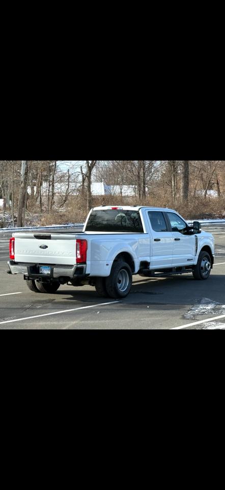 Ford F-350 SD XL Crew Cab Long Bed DRW 2WD 2023