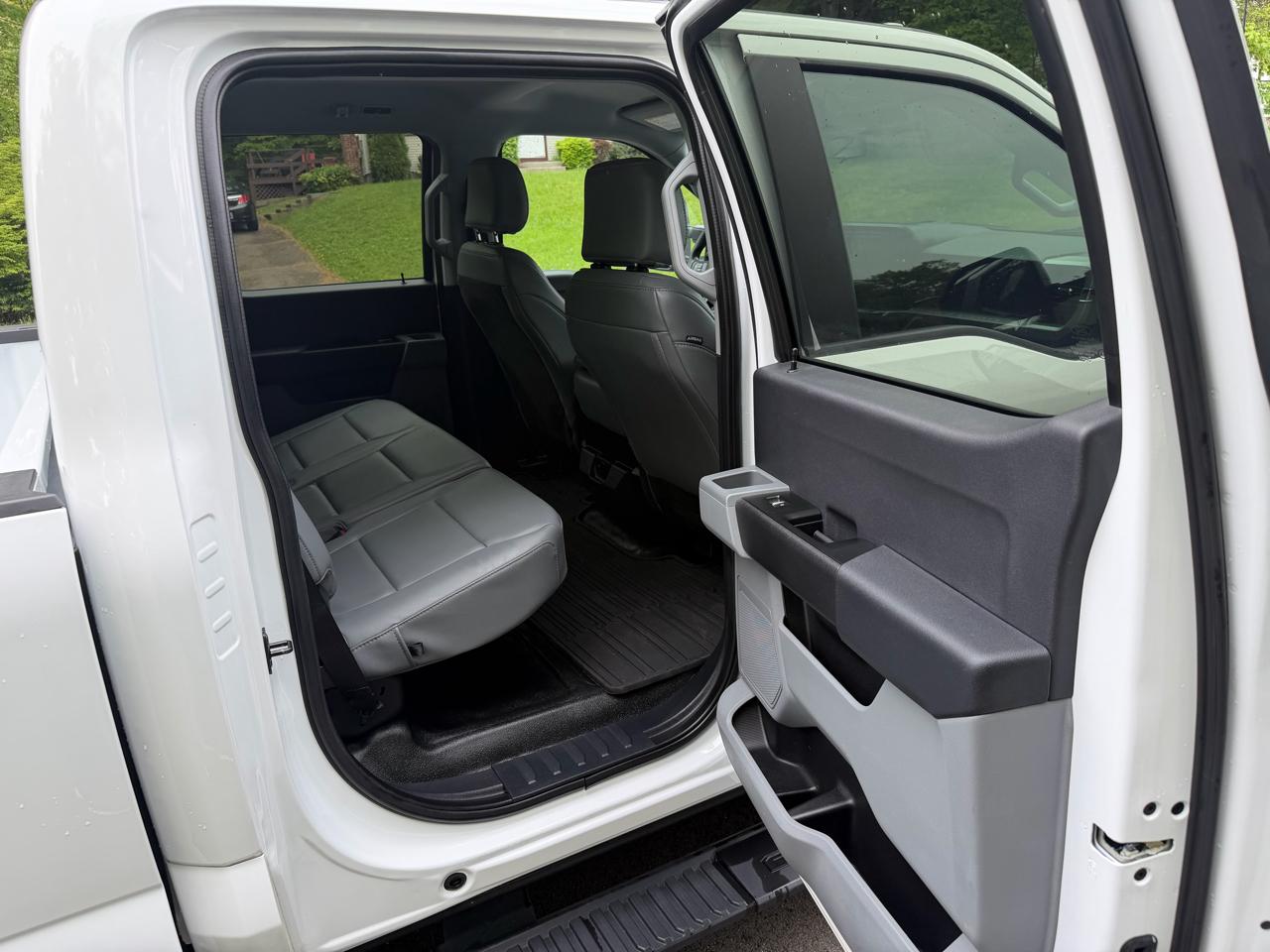 Ford F-350 SD XL Crew Cab Long Bed DRW 2WD 2023