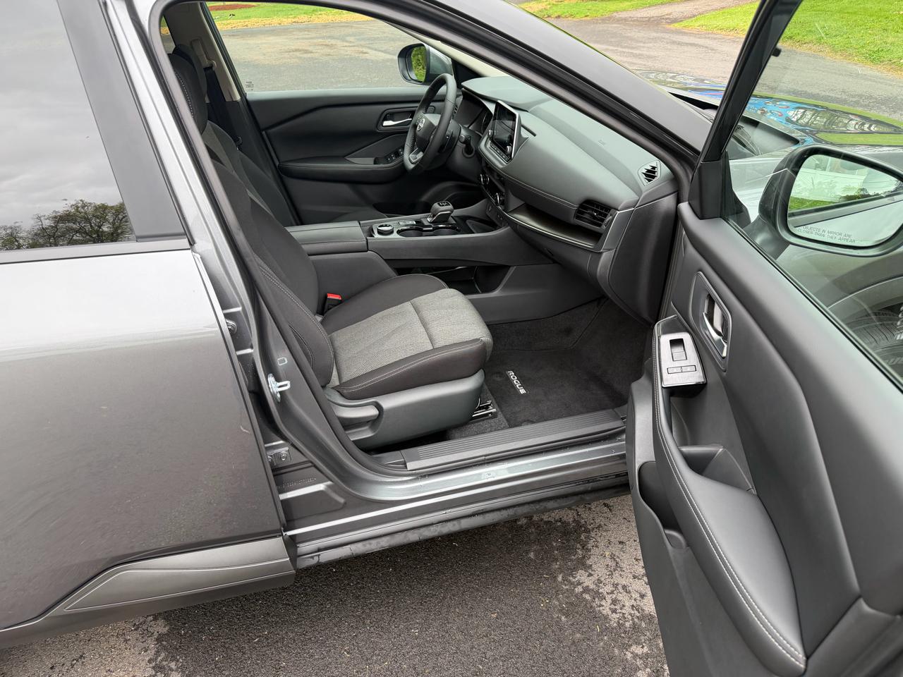 Nissan Rogue SV AWD 2026