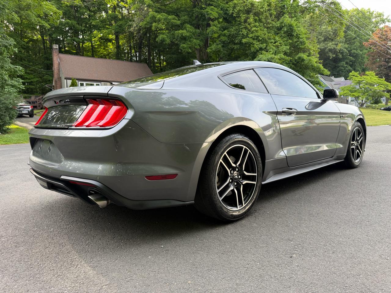 Ford Mustang EcoBoost Coupe 2021