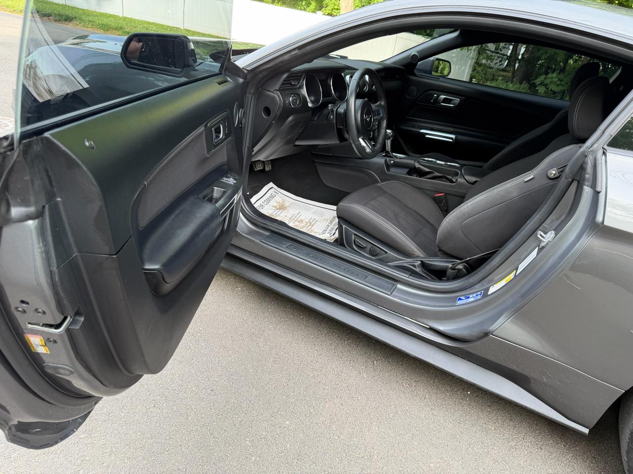 Ford Mustang EcoBoost Coupe 2021