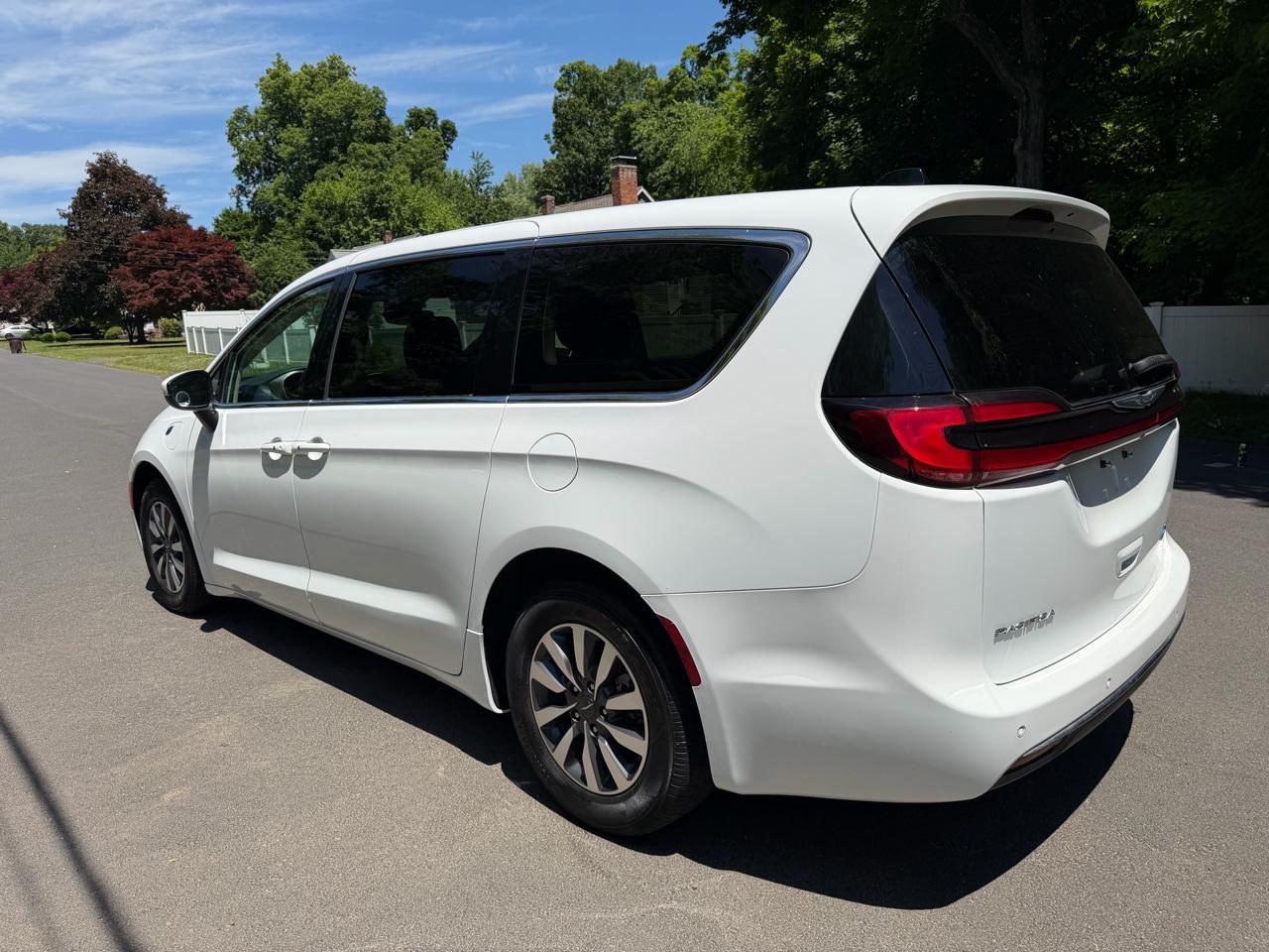 Chrysler Pacifica Hybrid Touring L 2023