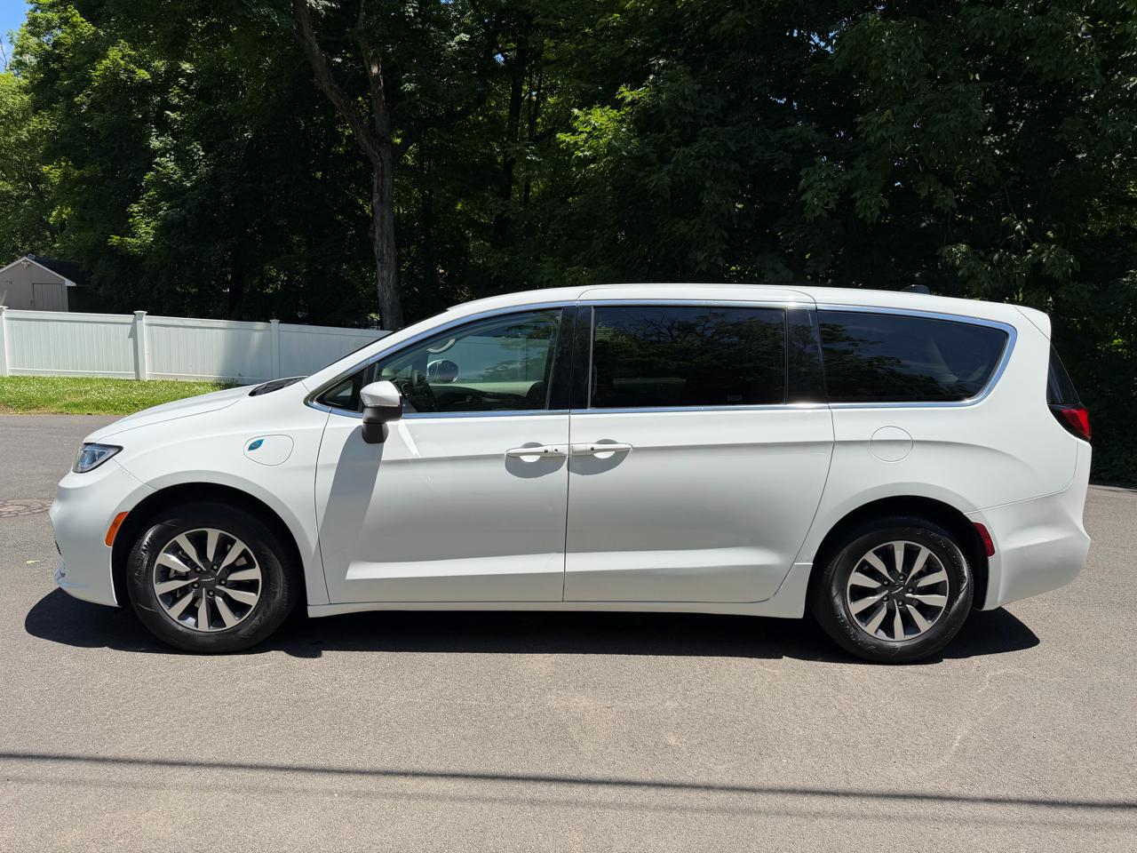 Chrysler Pacifica Hybrid Touring L 2023