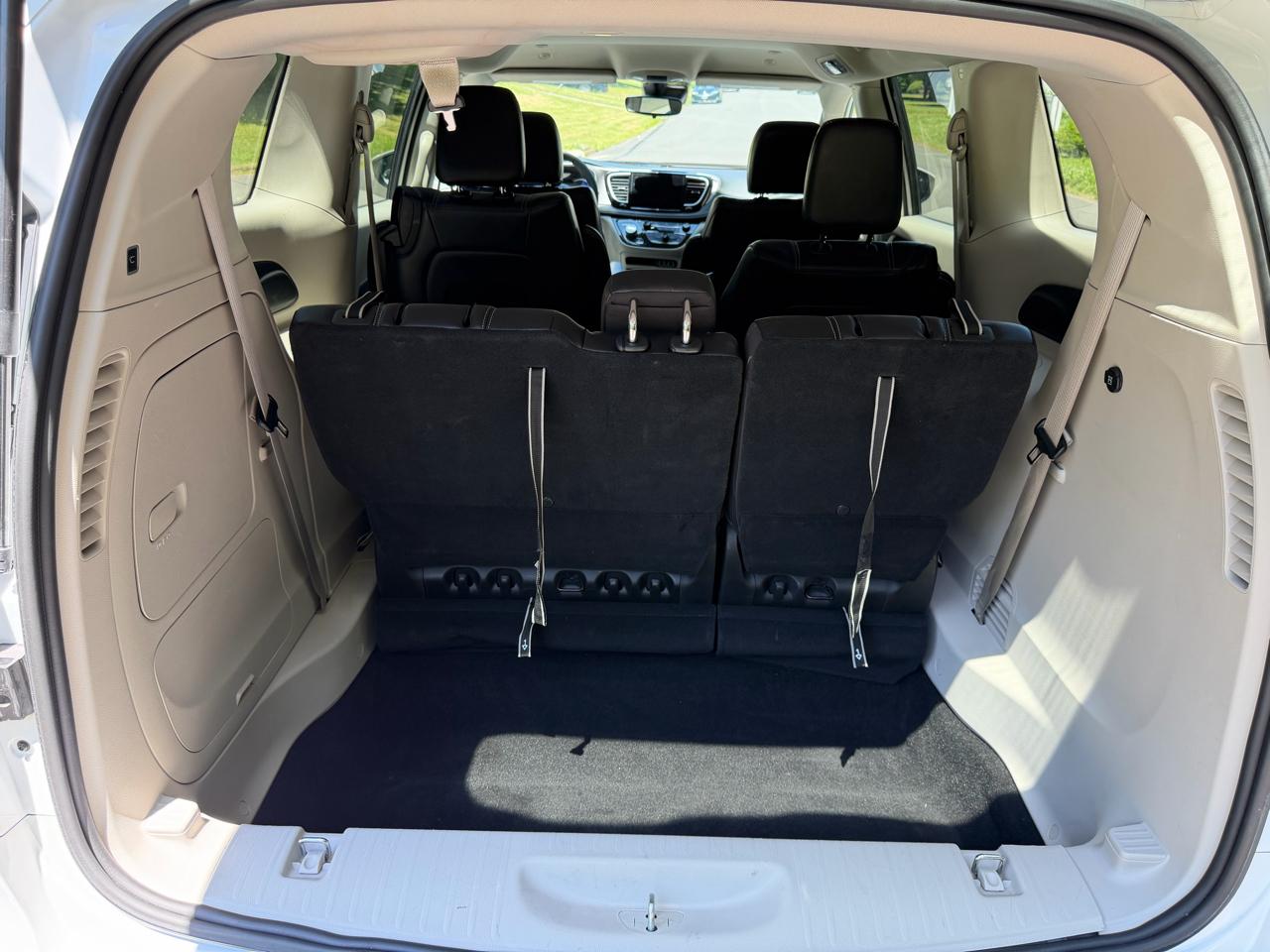 Chrysler Pacifica Hybrid Touring L 2023