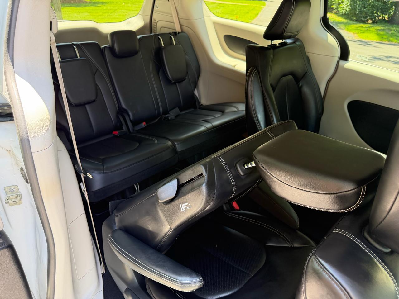 Chrysler Pacifica Hybrid Touring L 2023