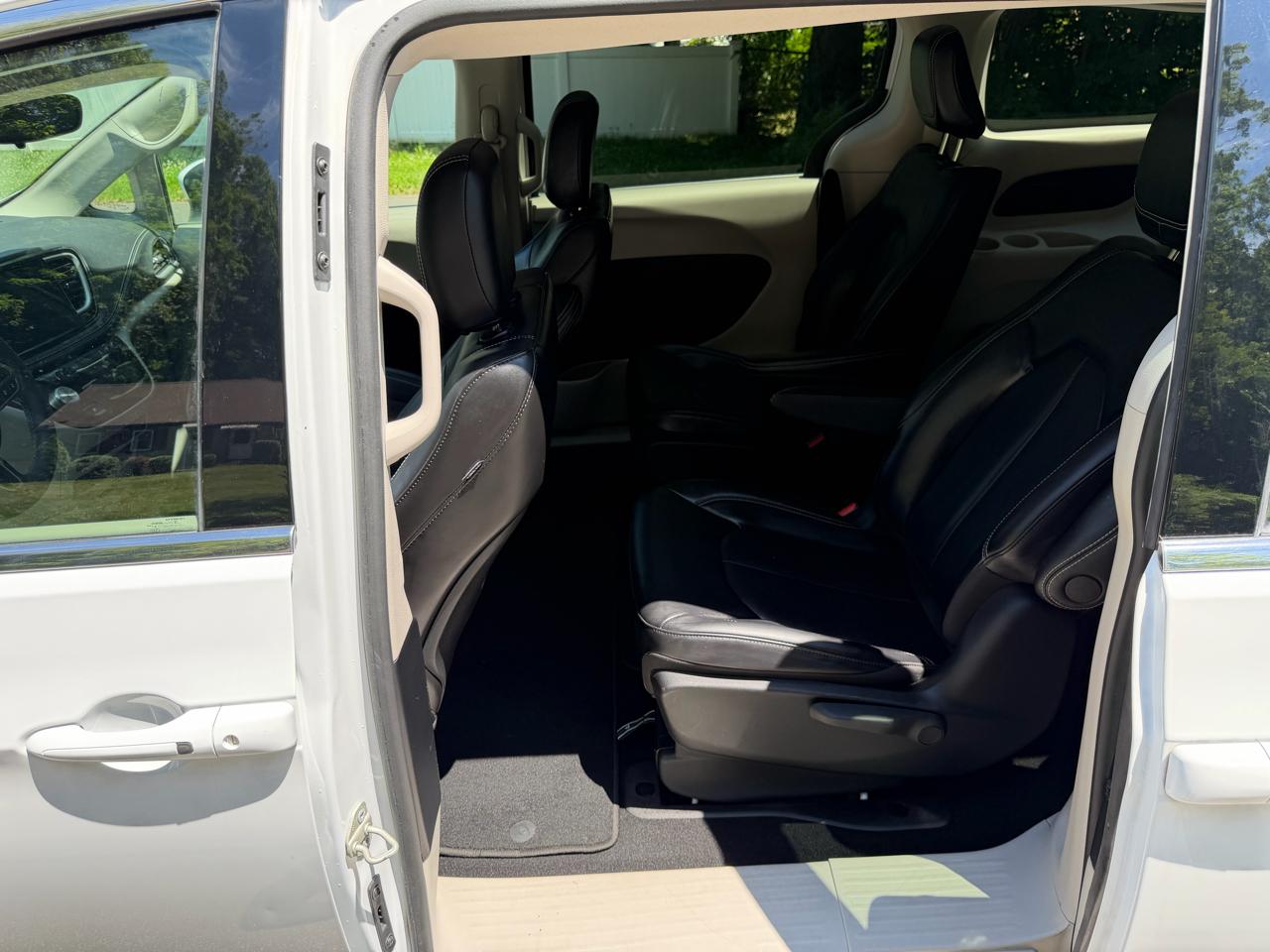 Chrysler Pacifica Hybrid Touring L 2023