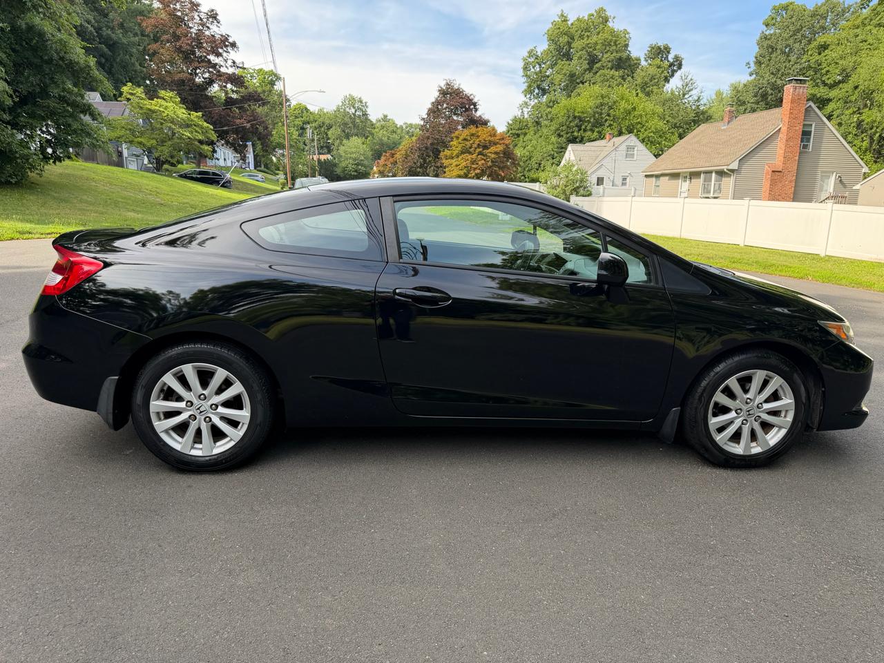 Honda Civic EX Coupe 5-Speed AT 2012