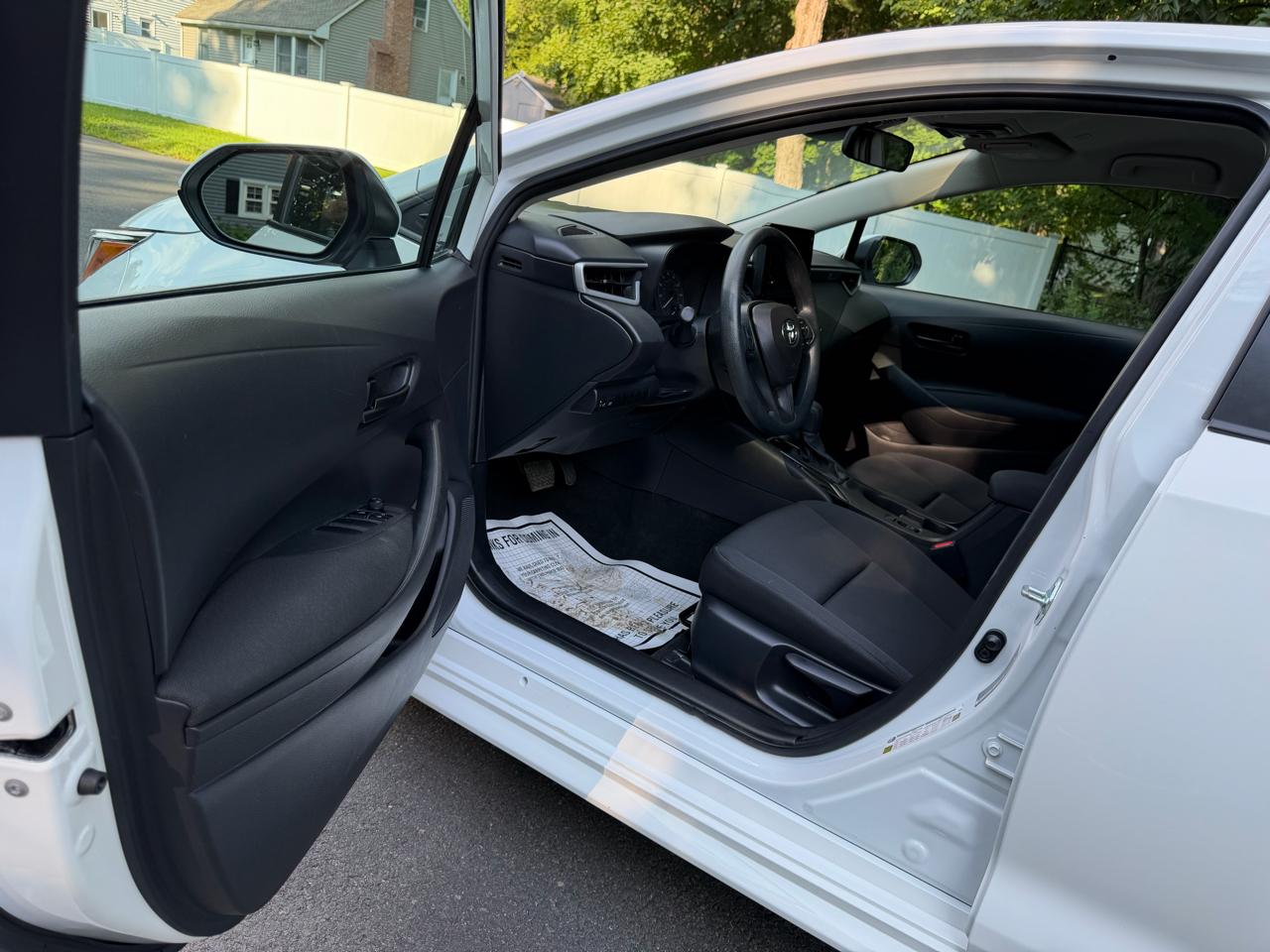 Toyota Corolla LE 2025