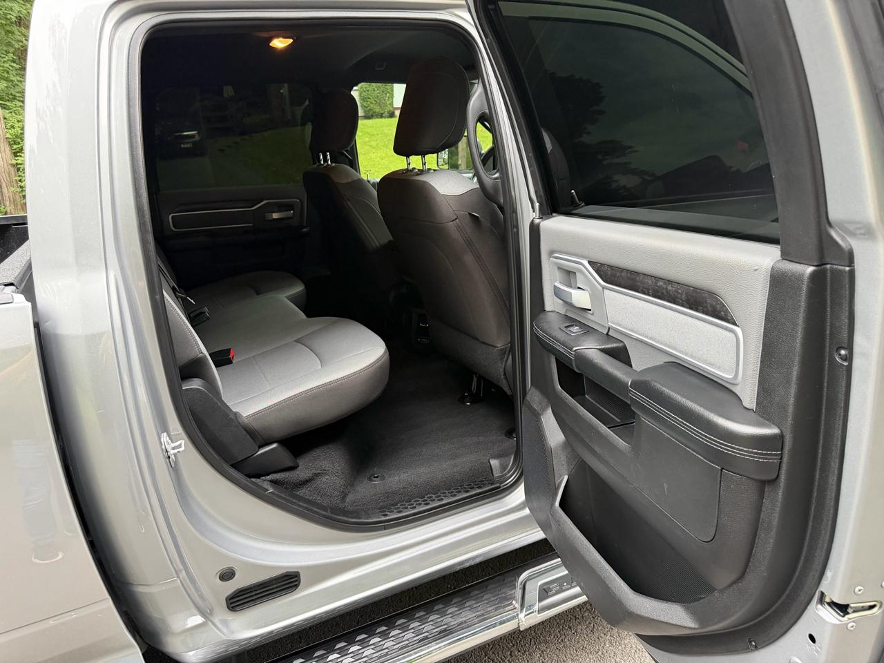 RAM 2500 Tradesman Crew Cab SWB 4WD 2022