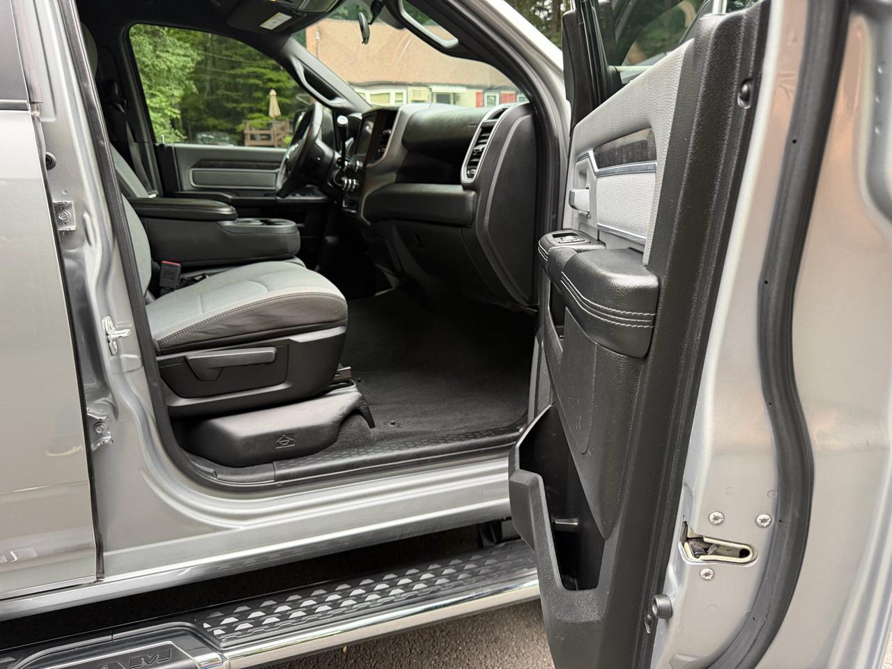 RAM 2500 Tradesman Crew Cab SWB 4WD 2022