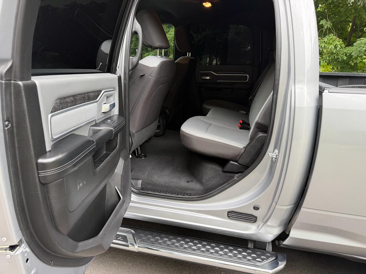 RAM 2500 Tradesman Crew Cab SWB 4WD 2022