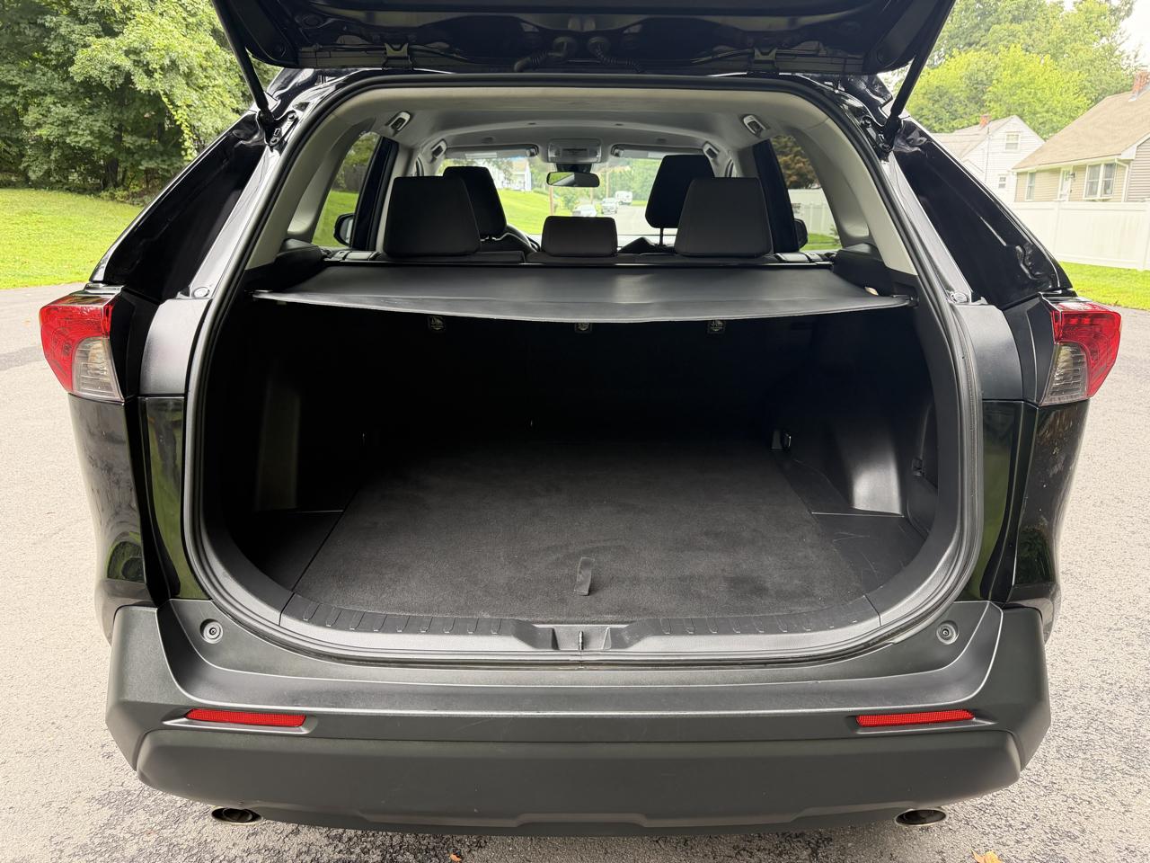 Toyota RAV4 XLE AWD 2025
