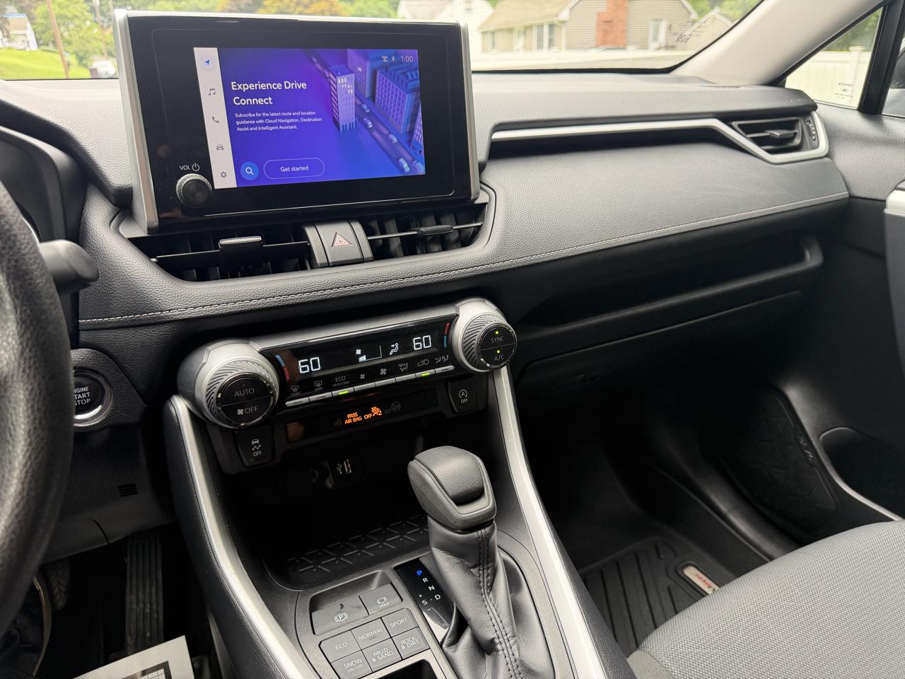 Toyota RAV4 XLE AWD 2025