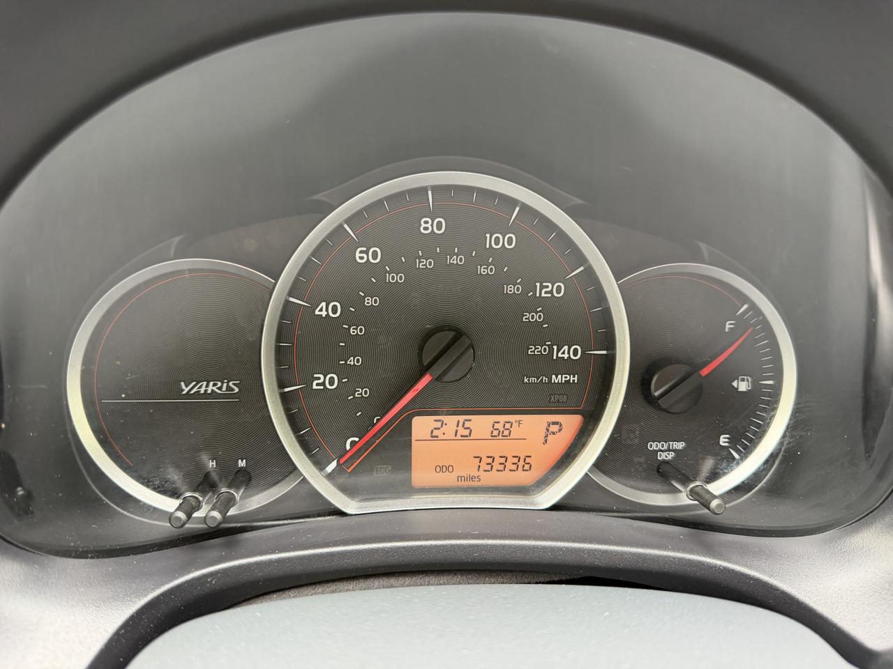 Toyota Yaris LE 5-Door AT 2013